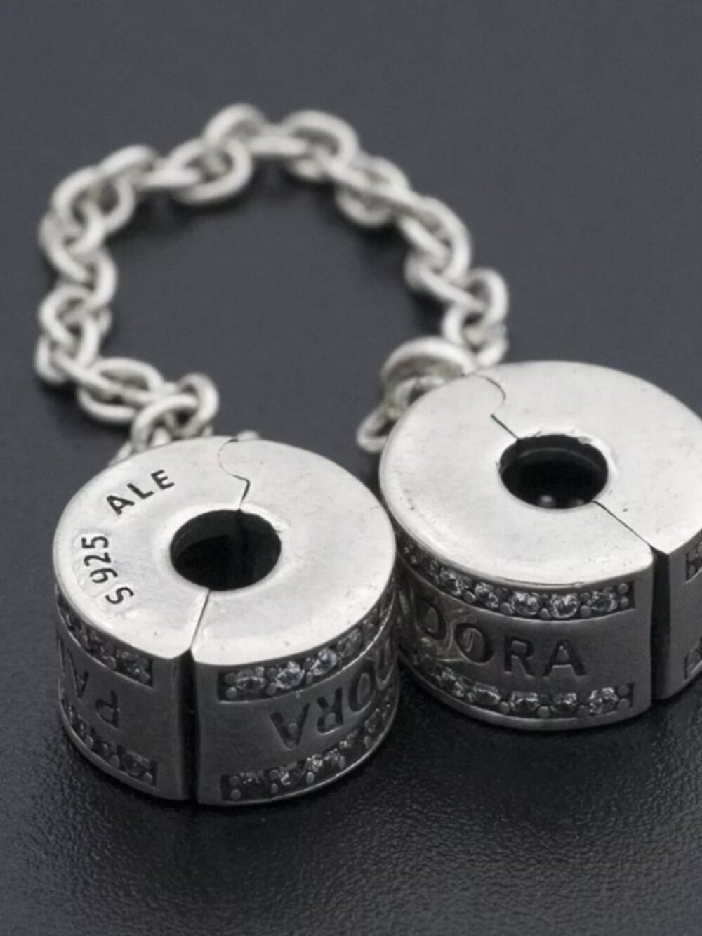Pandora logo safety chain. - Picture 3 of 9